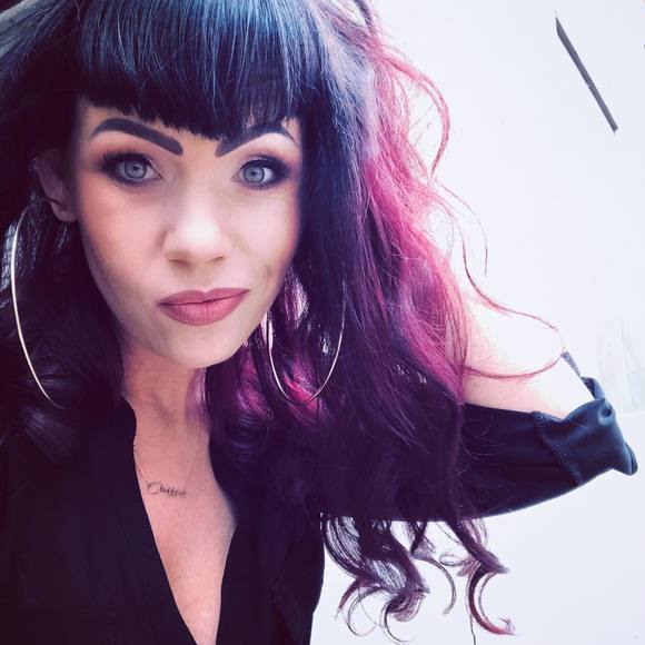 Meet your Posher, Carrie - Picture 1 of 1